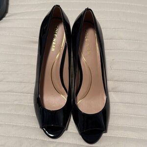 Cole Haan Glossy Black Peep Toe Heels patten black leather size 8.5